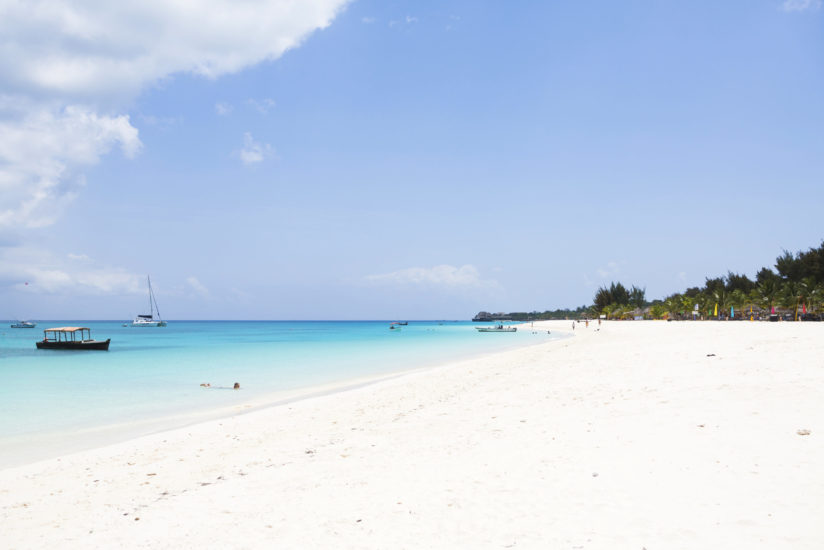 plage de Kwenda hotel beach gold