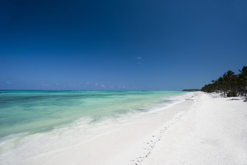Karafuu plage de sable blanc