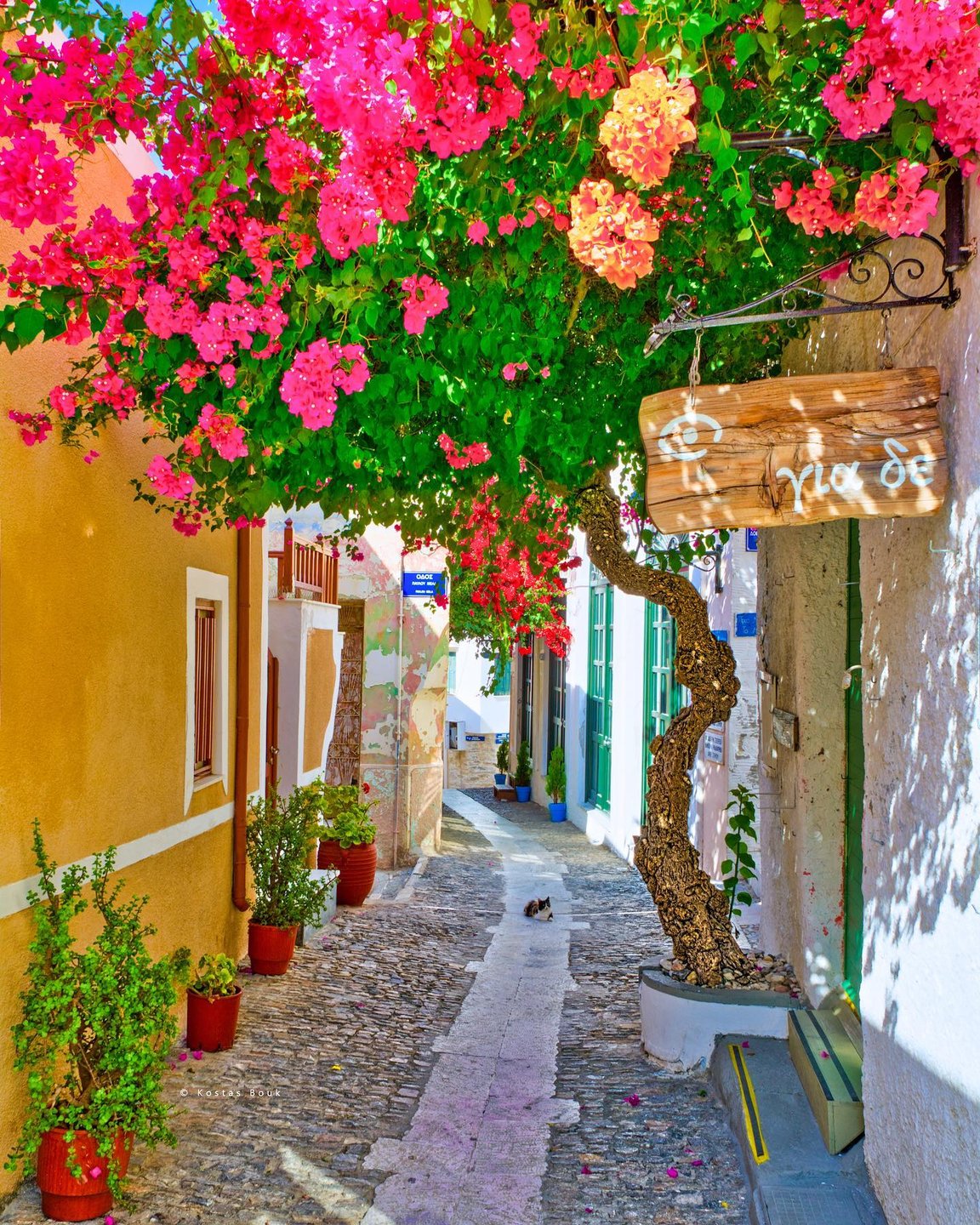 Ruelle de la ville d'Ermoupouli île de Syros îles Cyclades Grèce