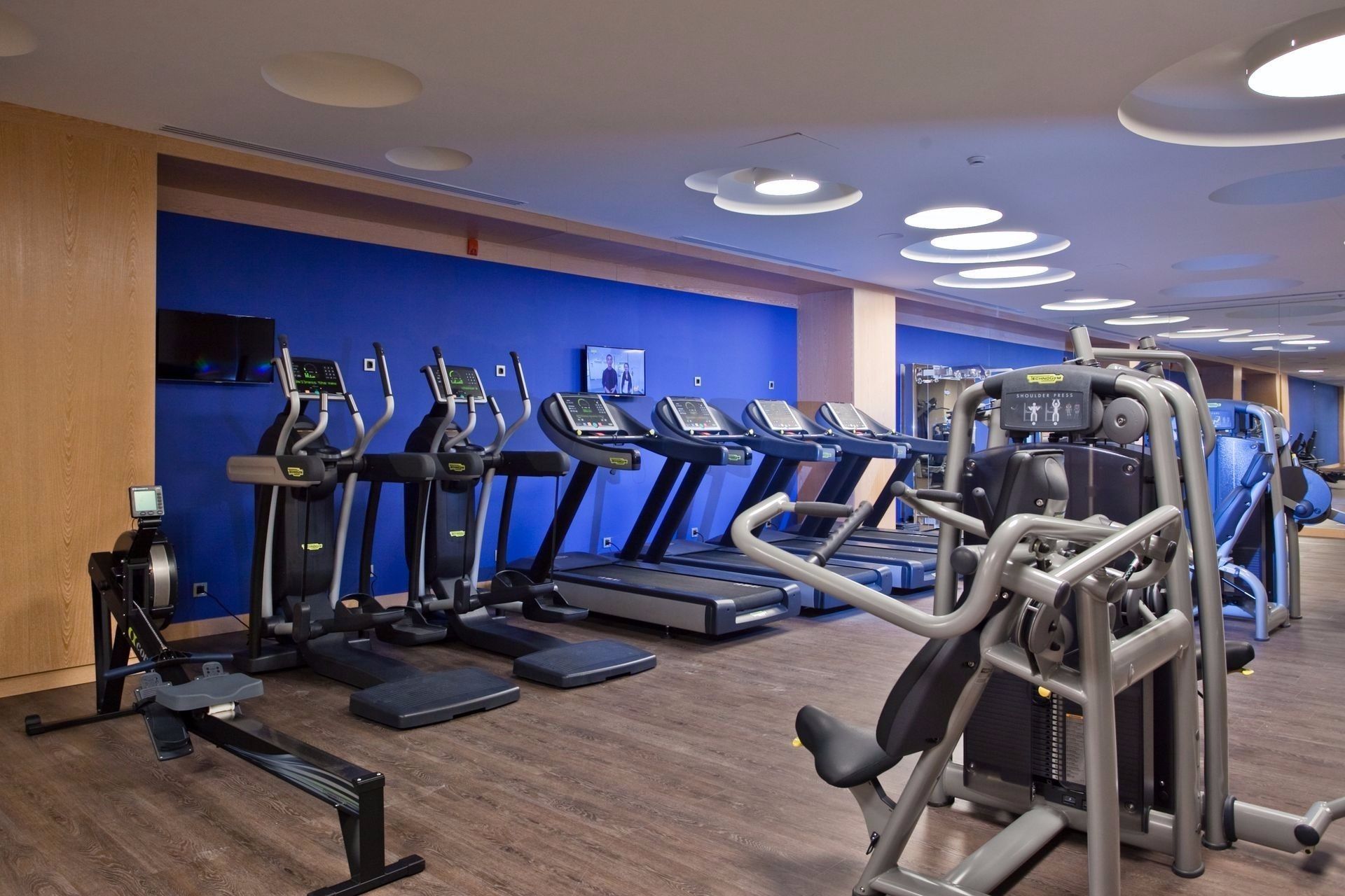 Salle de fitness à l'hôtel MIRAGGIO Thermal & Spa Resort 5étoiles dans la Péninsule de Chalcidique en Grèce du nord