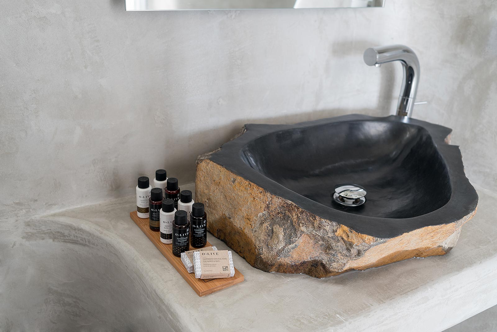 Design de la Suite Lune de Miel à l'hôtel Cova Mykonos Suites sur l'île de Mykonos sur la plage Elia