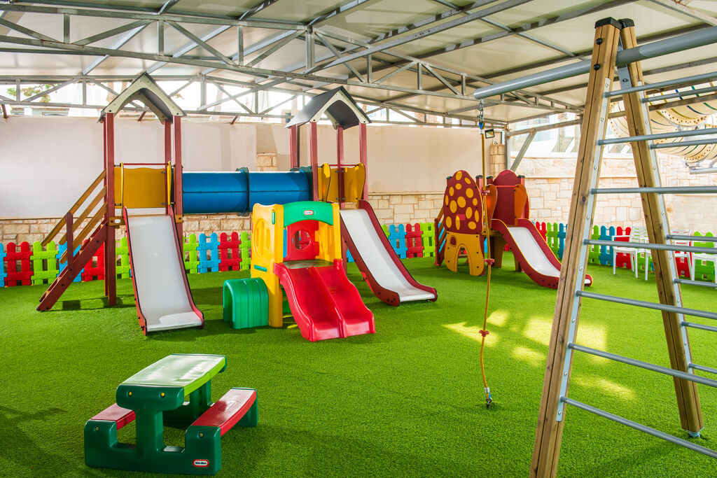 Place de jeux à l'hôtel 5étoiles Gouves Waterpark Resort situé sur la côte nord de l'île de Crète en Grèce