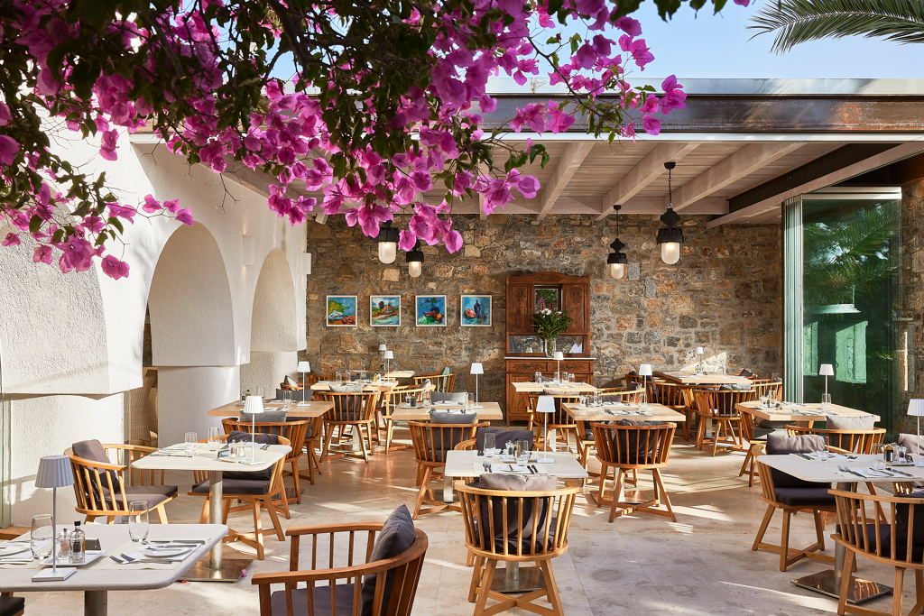 Restaurant principal à St.Nicolas Bay Boutique hôtel de Luxe situé à Aghios Nicolaos en Crète