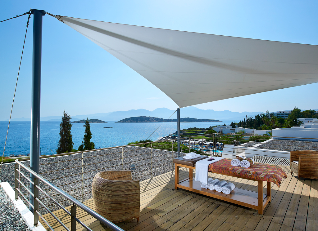 Spa sur la plage et la mer à St.Nicolas Bay Boutique hôtel de Luxe situé à Aghios Nicolaos en Crète