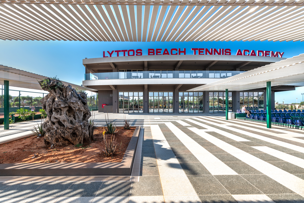 Academie du Tennis à l'hôtel Lyttos Beach à Analypsis en Crète du Nord