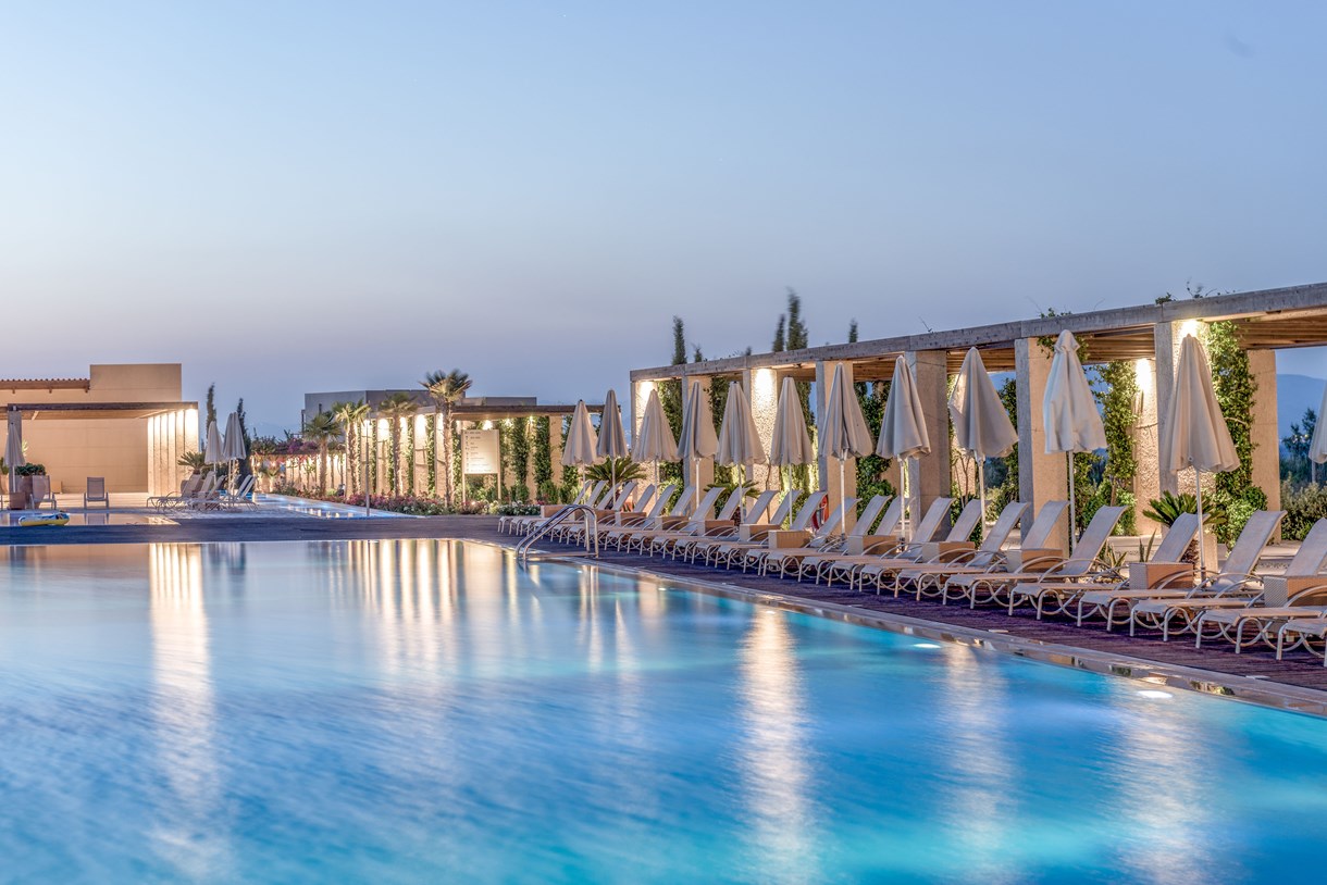 2ème piscine à Astir Odysseus Resort et Spa hôtel 5étoiles sur l'île de KOS dans le Dodécanèse en Grèce