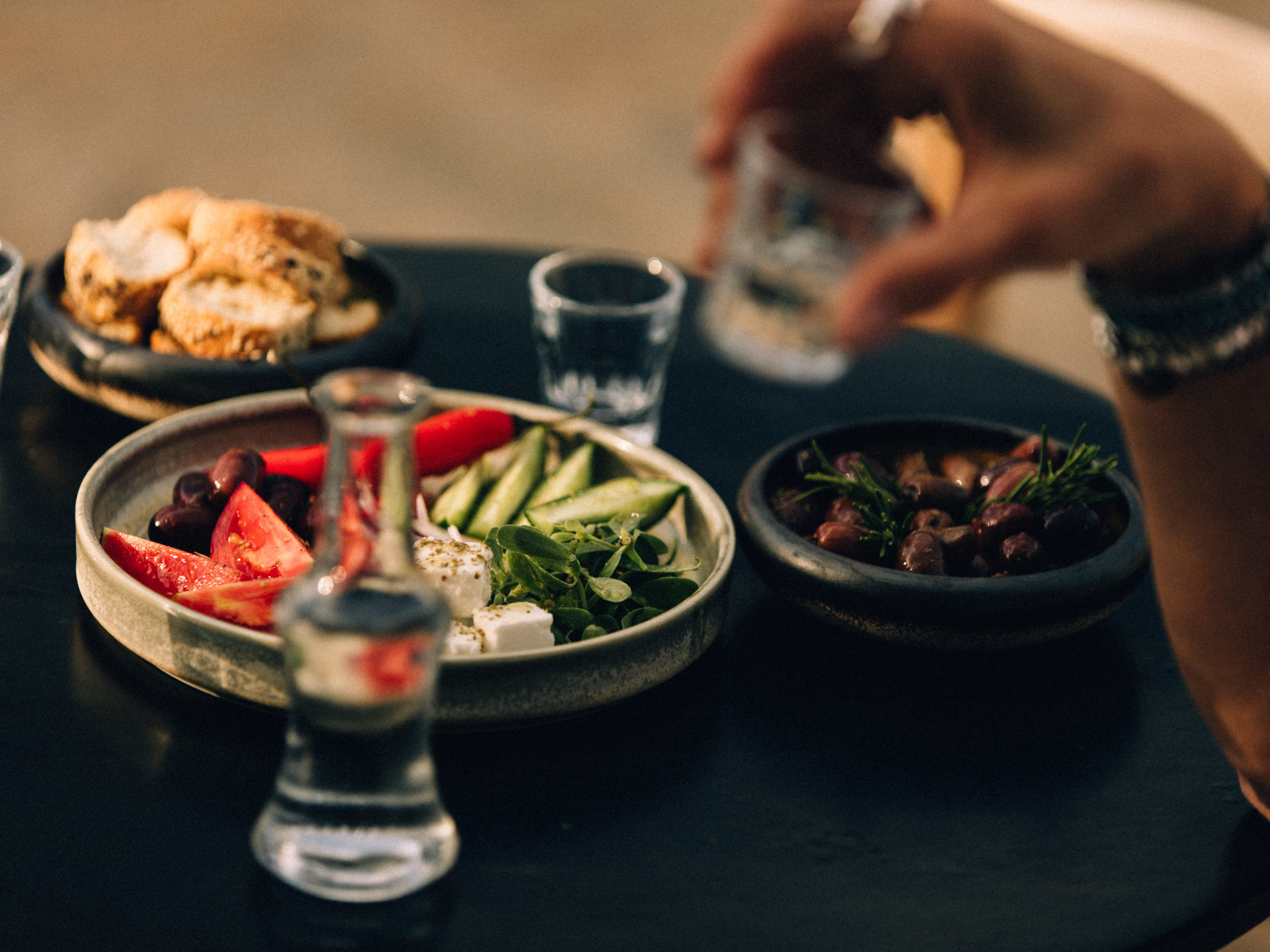 7 Restaurants dont Adeste Restaurant à Minos Beach Art Hôtel adult only situé à côté de Aghios Nikolaos en Crète Grèce