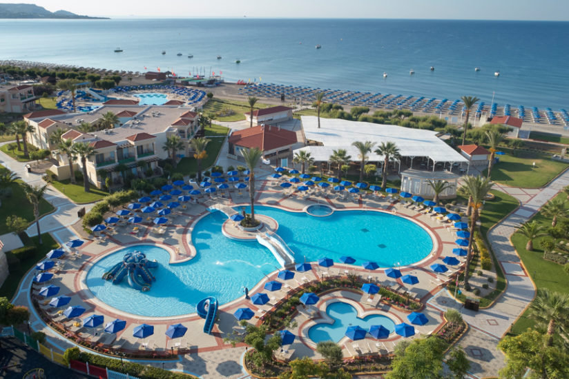 Vue générale de Lindos Princess Beach Hôtel situé à Lardos sur l'île de Rhodes dans les îles du Dodécanèse en Grèce