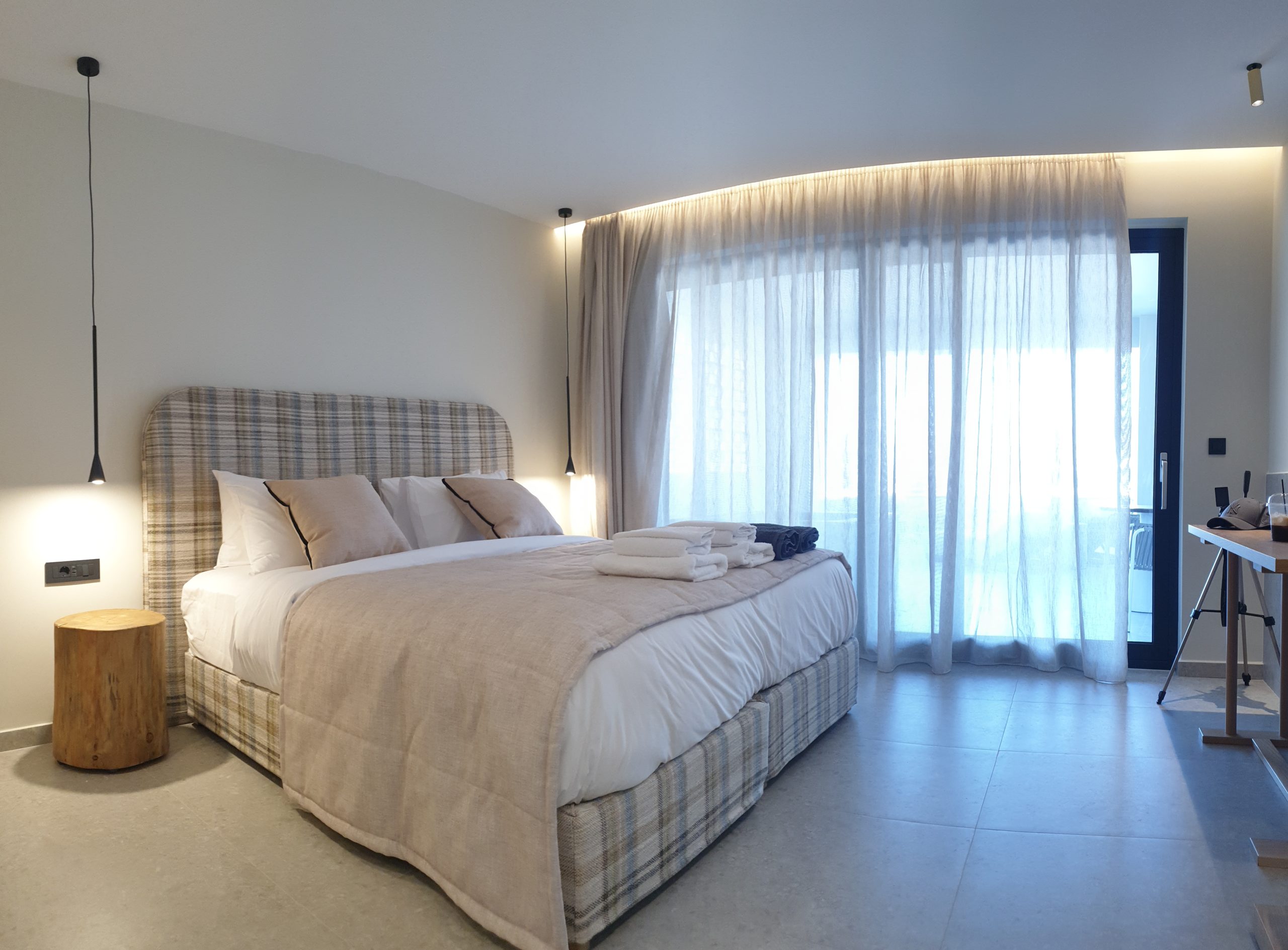 Junior Suite 1 chambre vue intérieur avec Jacuzzi à Paligremnos Infinity situé à Plakias en Crète du Sud Grèce