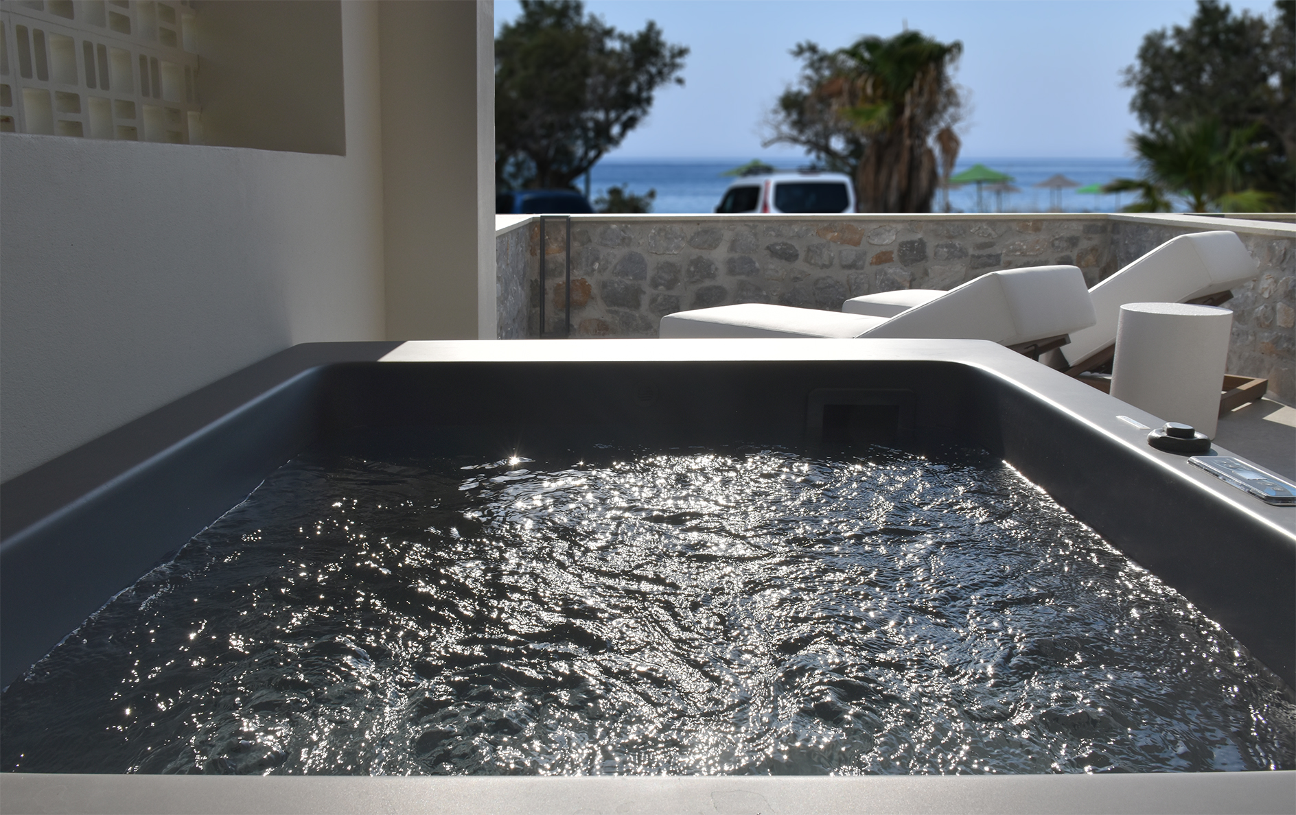 Suite 1 chambre vue extérieur avec Jacuzzi à Paligremnos Infinity situé à Plakias en Crète du Sud Grèce