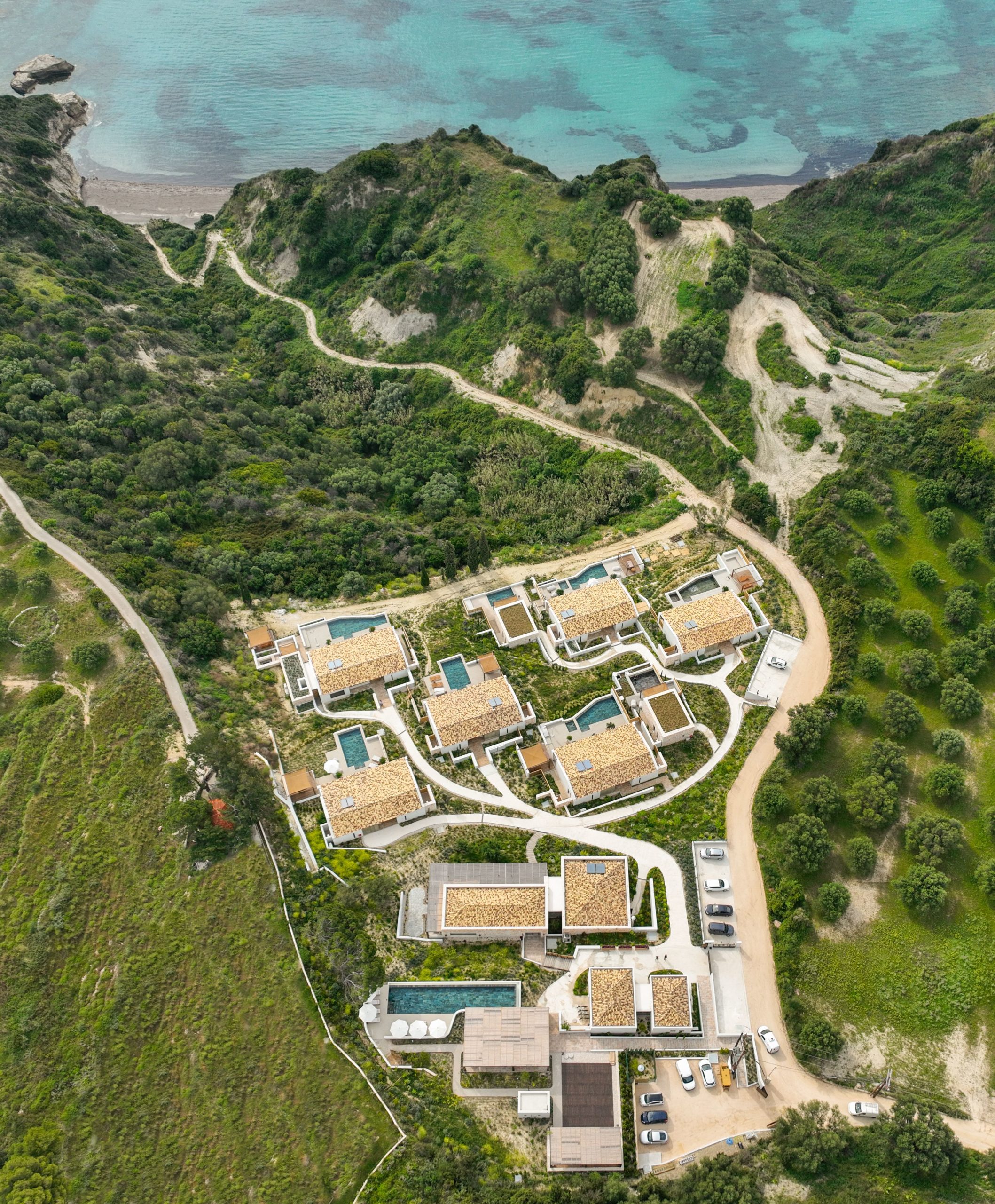 Vue d'ensemble panoramique de Eliamos Hôtel & Spa - Restaurant Gastronomique situé à Céphalonie dans une île Ionienne en Grèce