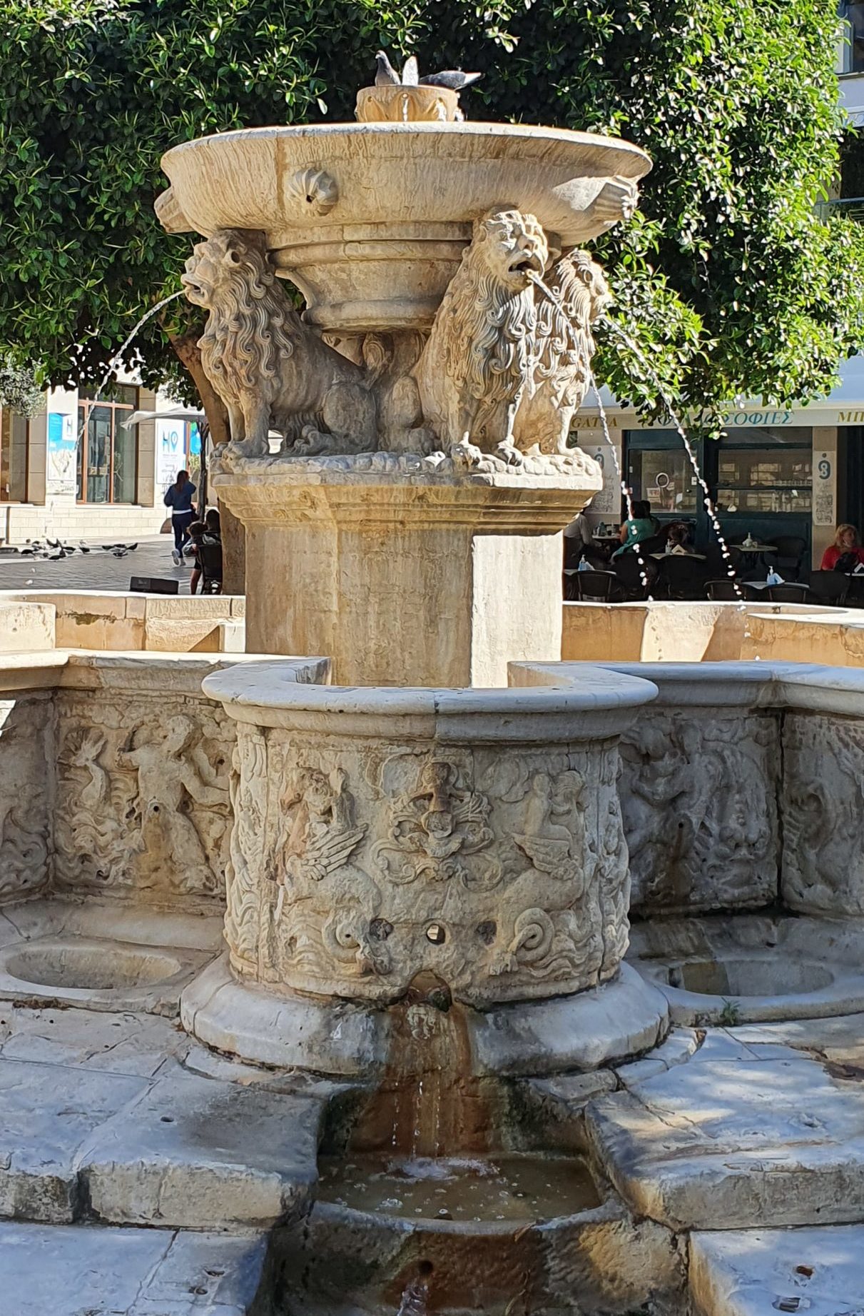 La fontaine des lions en ville d'Héraklion capitale de la Crète en Grèce