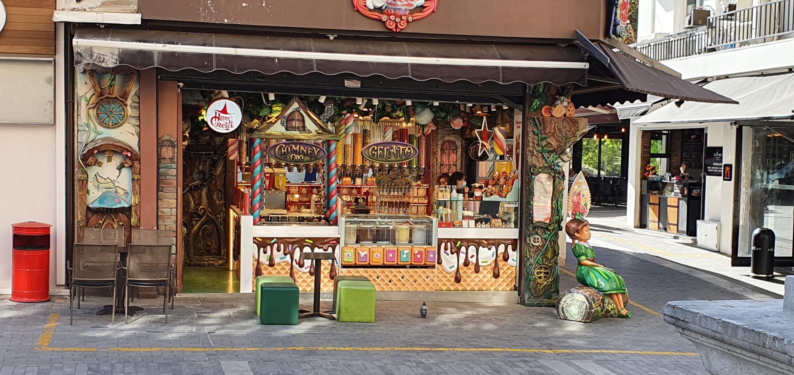 Magasin de douceurs et de sucreries dans la ville de Heraklion en Crète Grèce