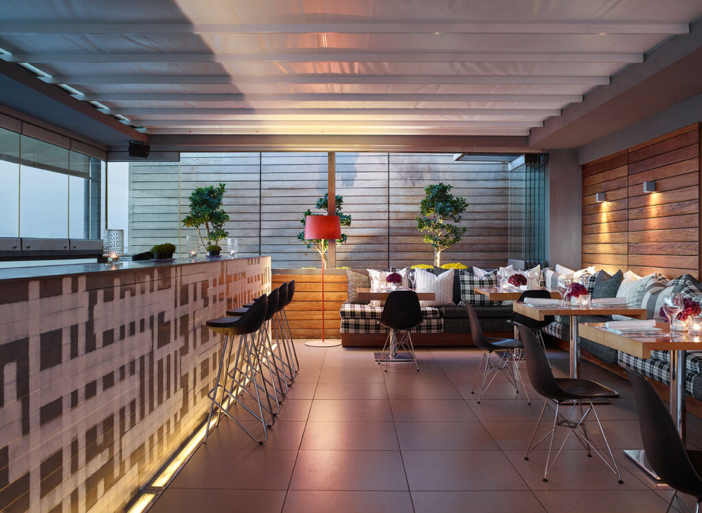 Bar d'hiver sur le toit de l'hôtel Fresh 4étoiles situé au coeur de la capitale grecque Athènes