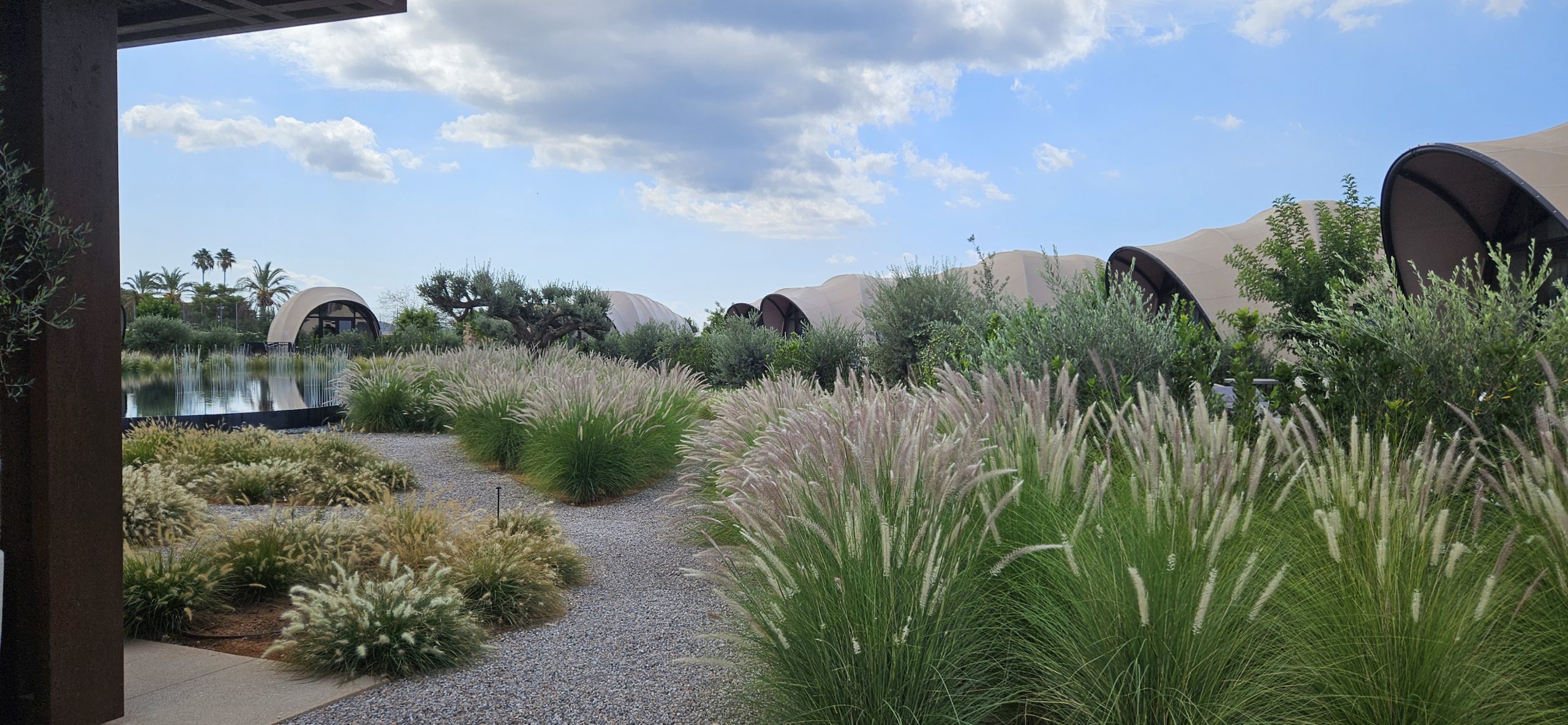 Vue d'ensemble de 91Athens Resort Domes 5étoiles de Luxe situé sur la Riviera Athénienne en Grèce