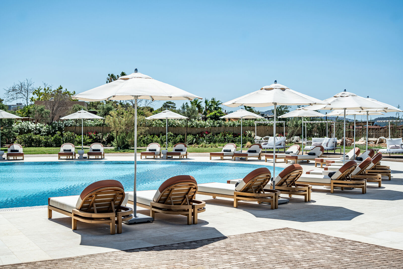 Autre vue de la Piscine du Resort 91Athens 5étoiles situé sur la Riviera Athénienne en Grèce