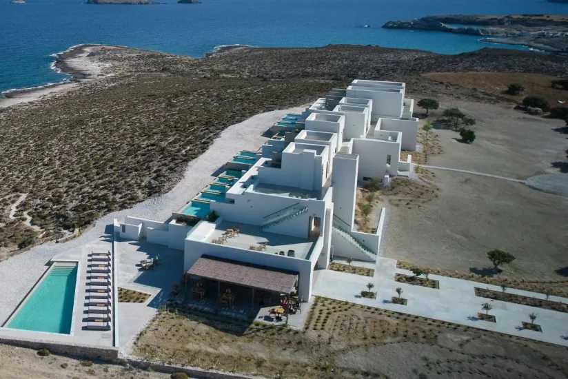 Domes White Coast Milos hotel Adult only vue sur la mer sur l'île de Milos dans les Cyclades en Grèce
