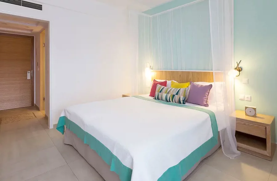 Chambre standard à l'hôtel Eagles Palace Resort situé en Chalcidique proche du Mont-Athos en Grèce du Nord.