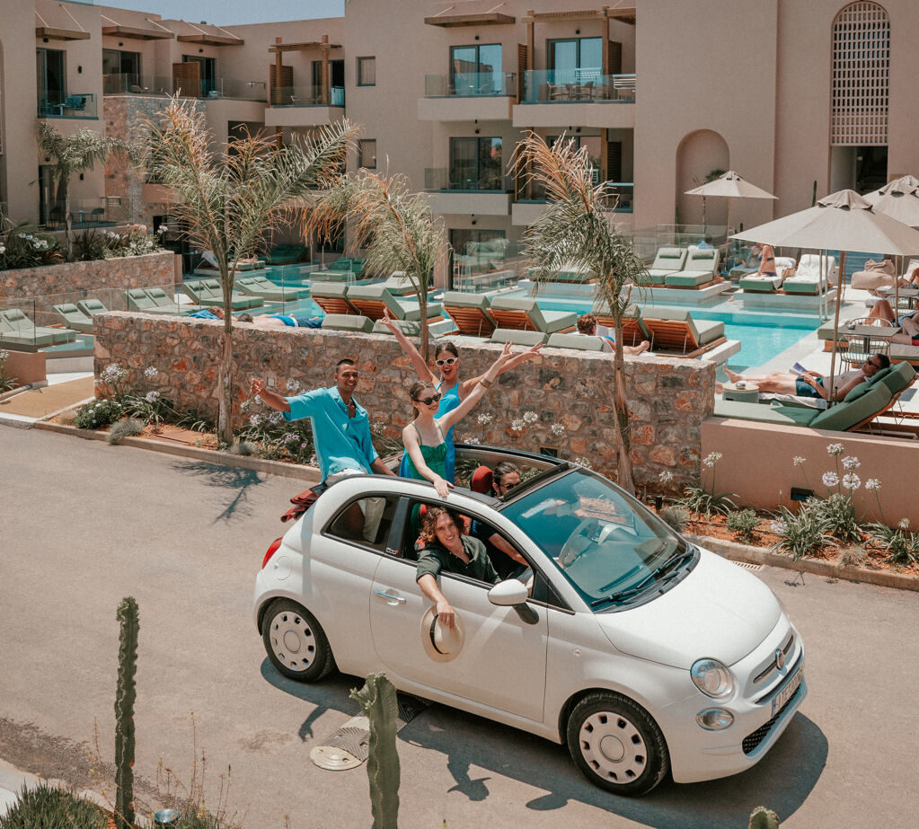 vue d'ensemble de Hôtel Paralos Venus Suites Adults only situé en Crète du nord à Analipsis - Hersonissos